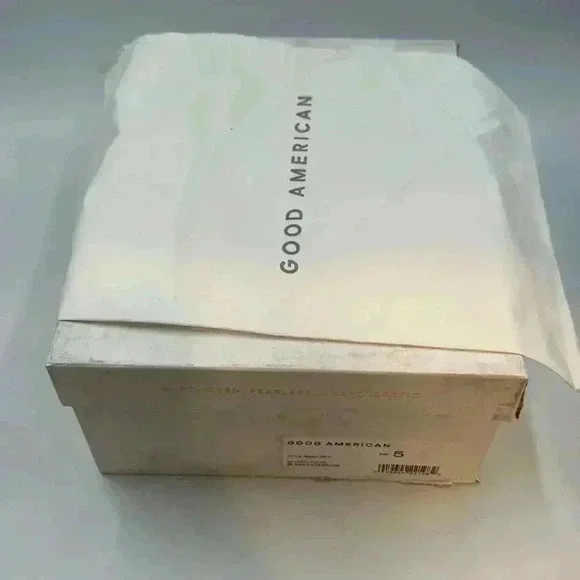 🆕 NWT, Good American shoe bag and box size 5 black patent leather thong … - Picture 10 of 12